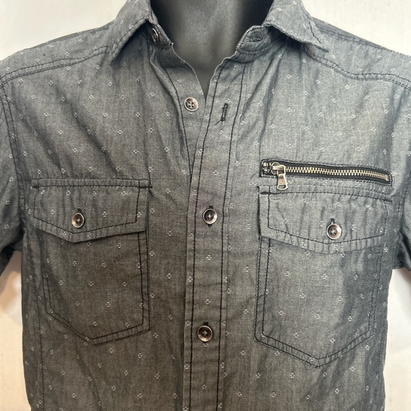 Rock & Republic Men’s Short Sleeve Button Up Shirt Gray Pattern Size Small - Picture 2 of 5